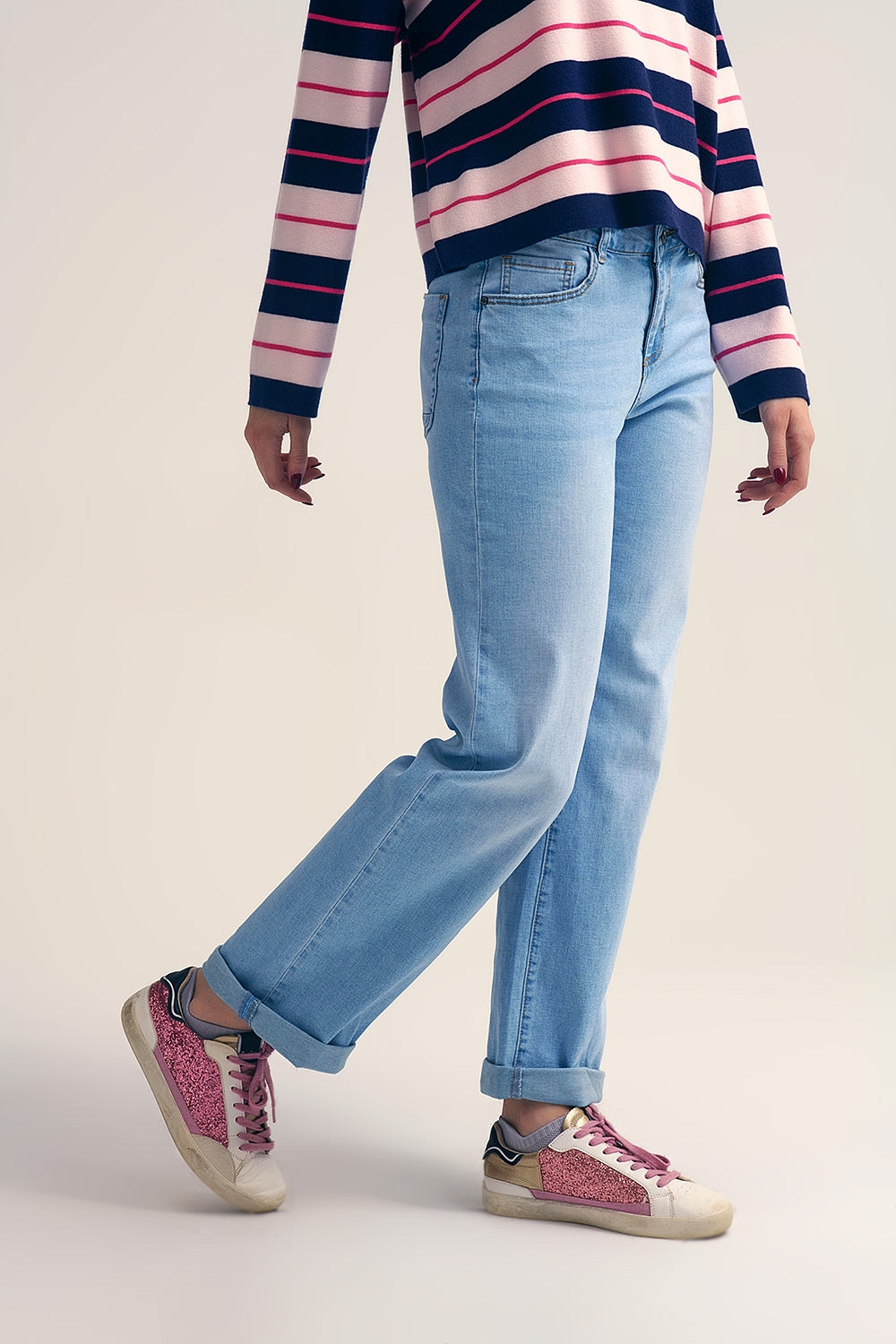 Straight Leg Light Wash Jeans - Premium variable from Tooksie - Just $79.90! Shop now at Tooksie