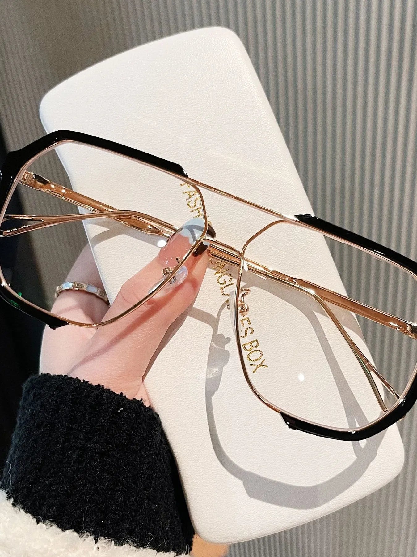 Bold Oversize Aviator Sunglasses - Premium variable from Tooksie - Just $13.99! Shop now at Tooksie